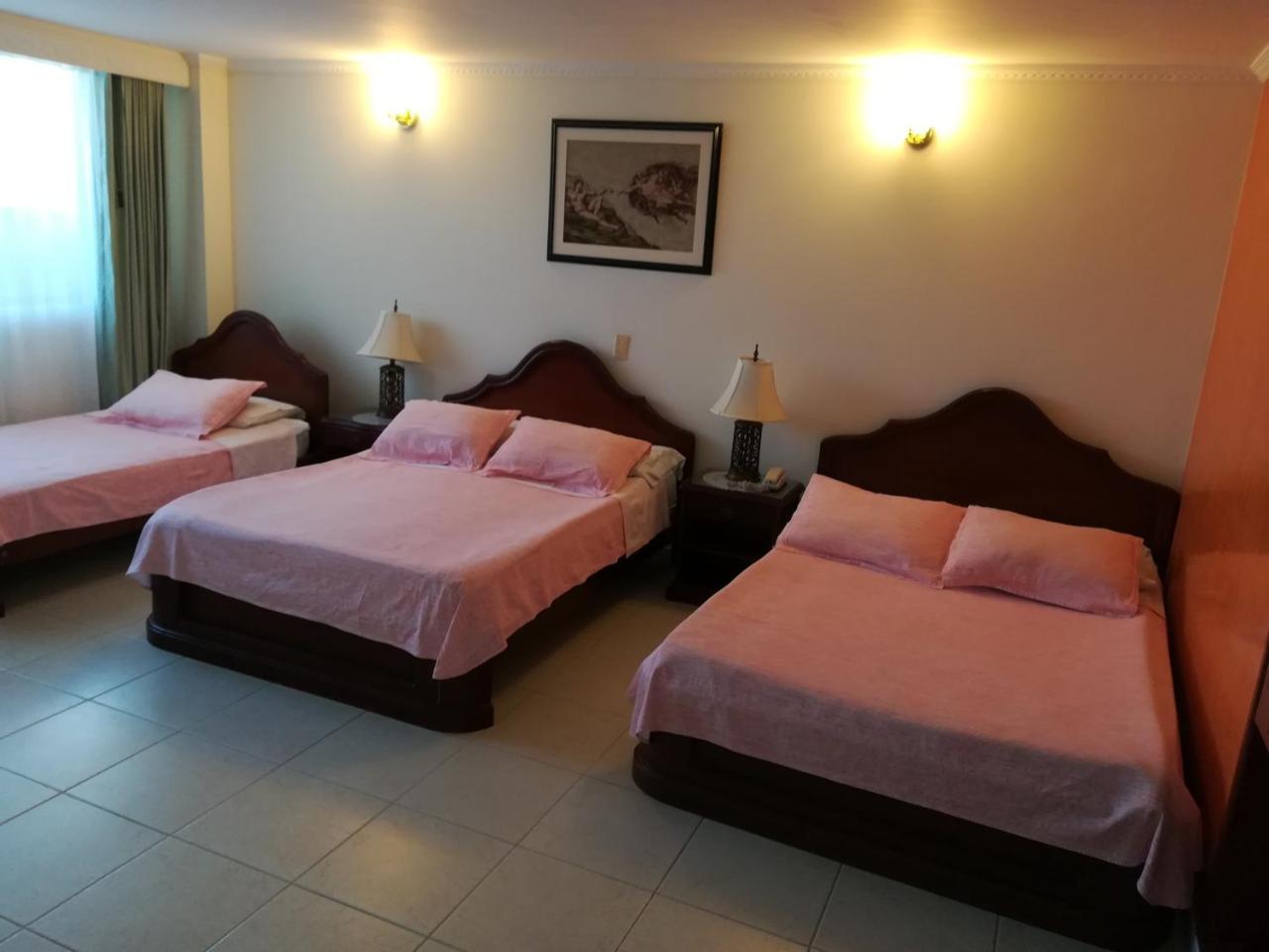 Hotel Costa Del Sol Фусагасуга Экстерьер фото