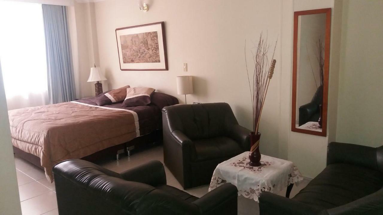 Hotel Costa Del Sol Фусагасуга Экстерьер фото